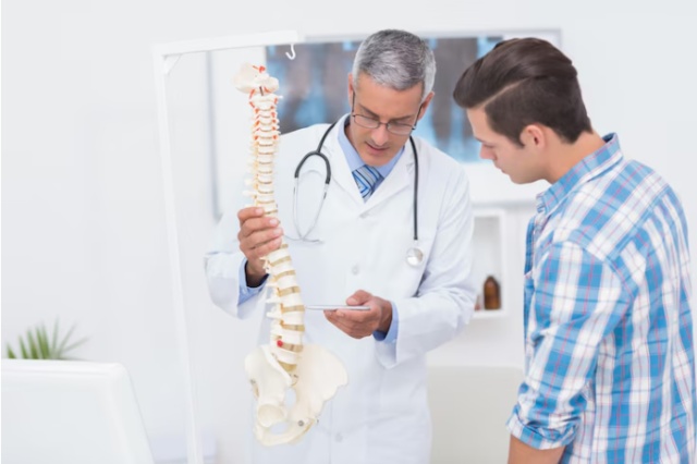 what are the symptoms of spinal stenosis?